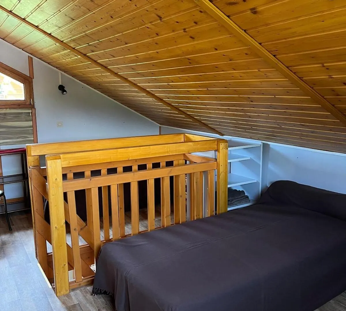 Chalet En Bois A Desaignes France